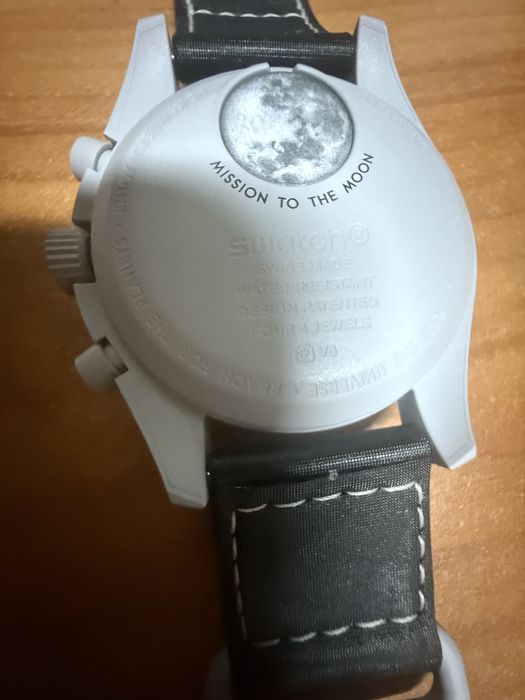 Omega x swatch mision to Earthphase