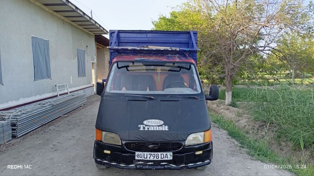 Ford transit sotiladi