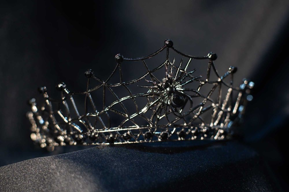 Черная готическая диадема "Паук"