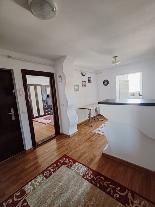 Închiriez apartament 2 camere decomandat