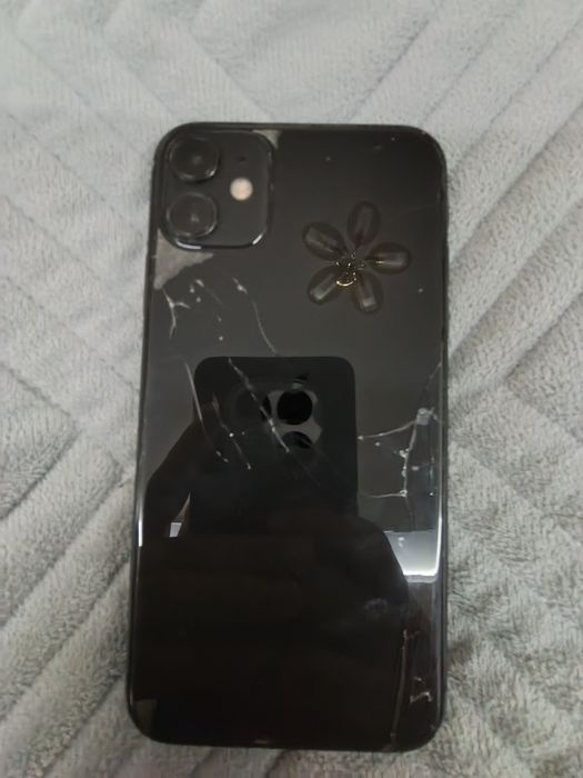 Продам айфон  11