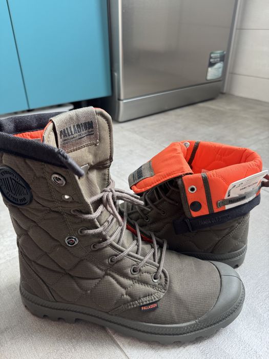 Pantofi / ghete palladium noi