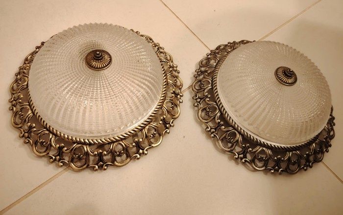 Elegant set de 2 plafoniere in stil francez,bază metalică, cu un finis