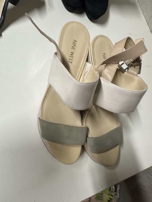 Босоножки кожаные