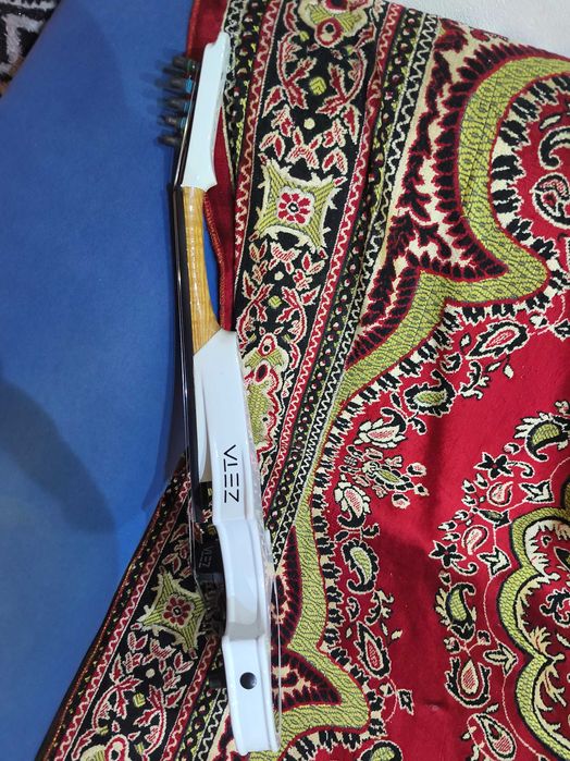 Vând vioara zeta 5 corzi imbus vioara se aude 10/10 clar și puternic