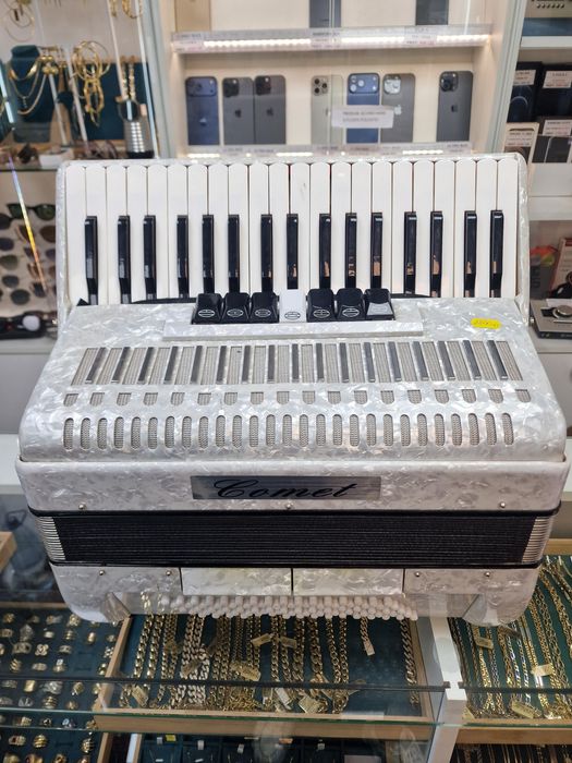 Amanet Vitan 107 Acordeon Comet 80 basi