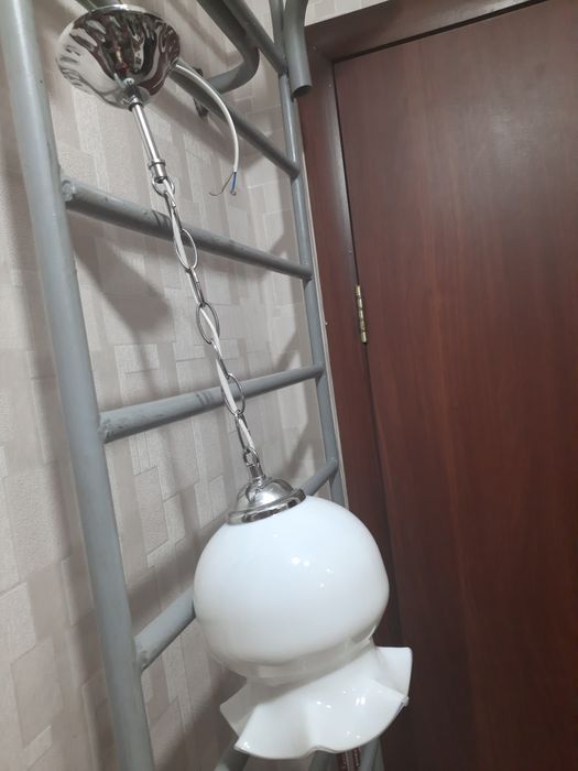 Продам новый светильник.