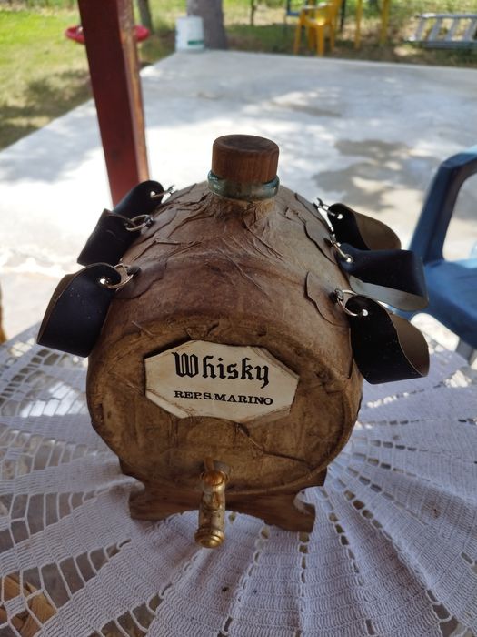 Буре стъклено със стойка