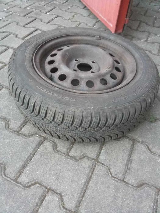 Vand (roti) anvelope auto complet echipate cu jante in stare perfecta