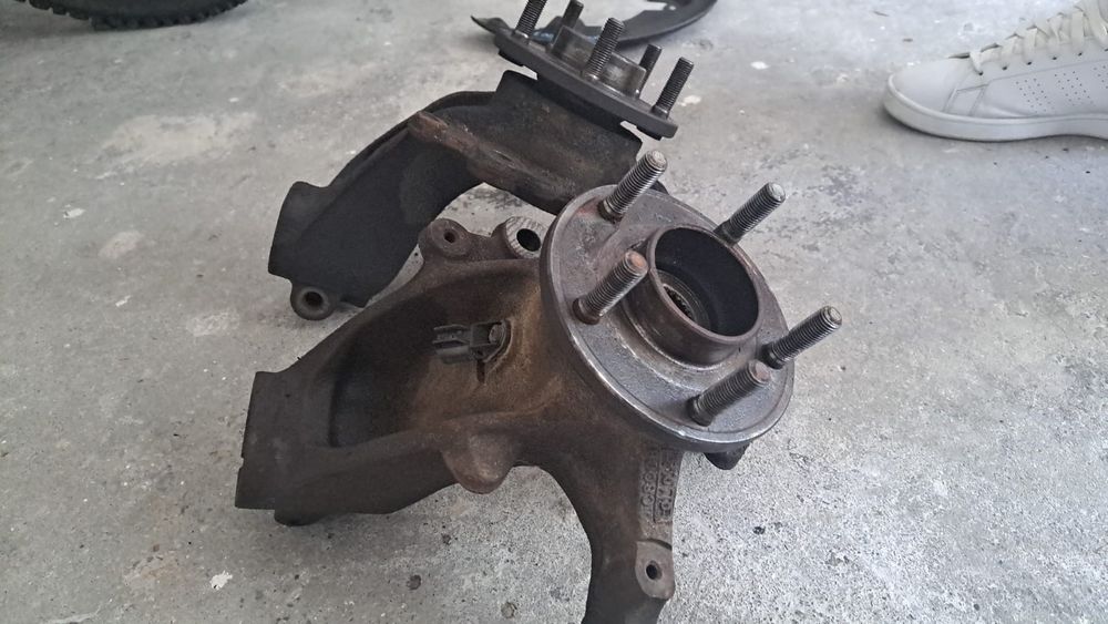 Fuzete stânga și dreapta ford focus an 2013