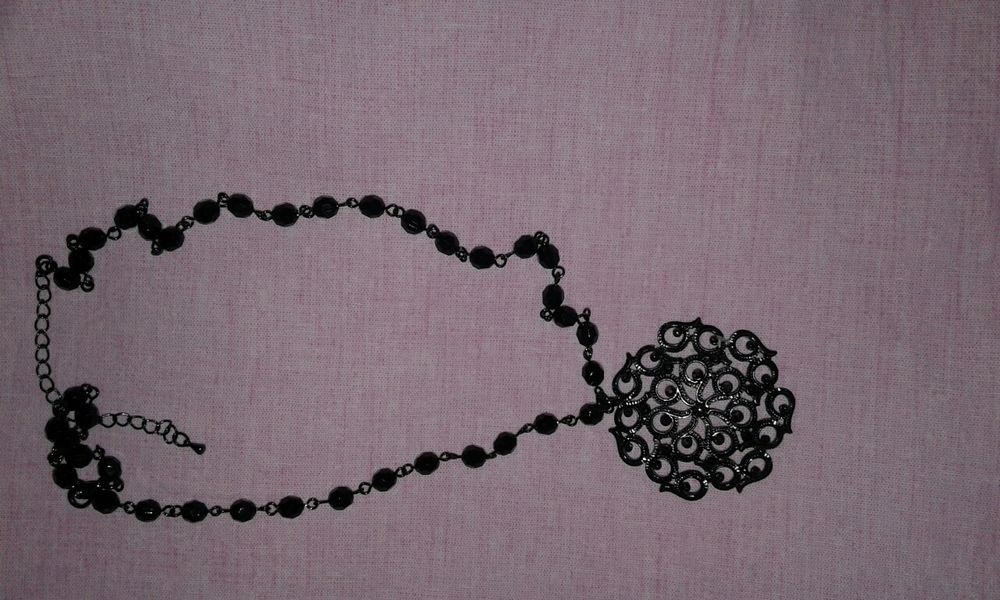 Набор бижутерии.