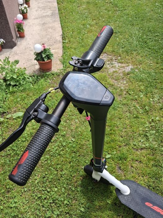 Trotineta electrica APRILIA eSRZ, 8.5 inch,