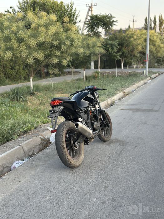 Street moto sotiladi 200 cub