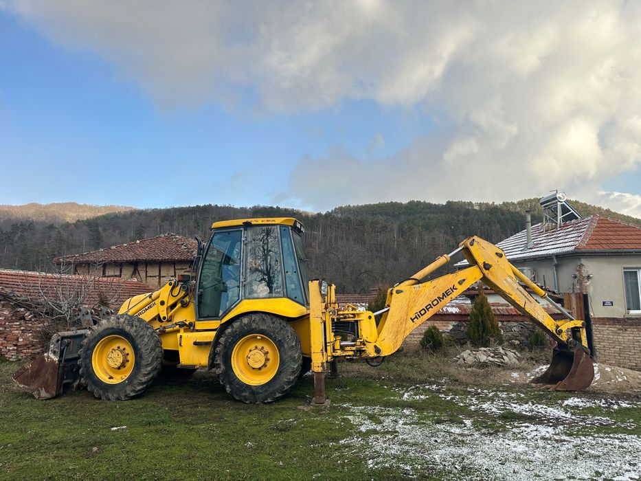 Услуги с комбиниран багер и мини багери