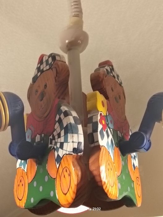 Vând candelabru pentru camera copii