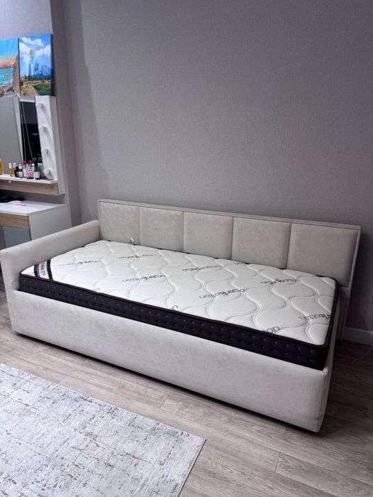 Кровать - диван. продам без матраса