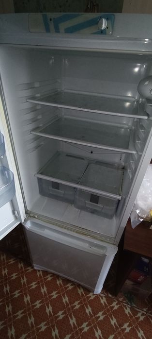 Холодильник  индезит