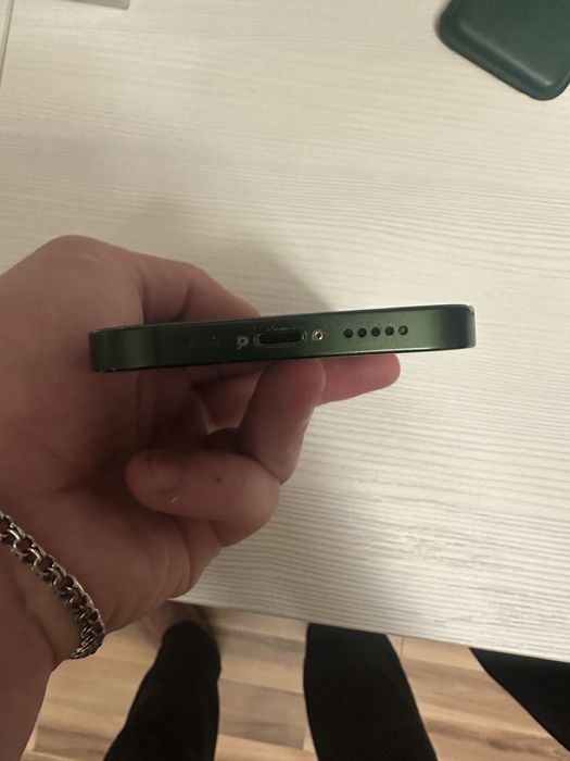 Срочно продам İphone 13