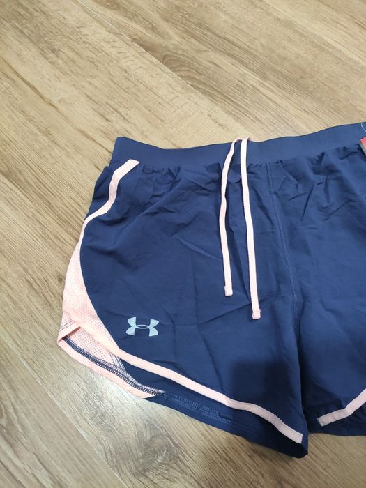 Pantaloni scurți de damă Under Armour mărimea M