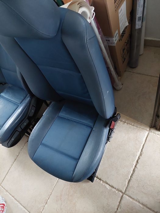 Vând 2 scaune față pt.bmw seria 3