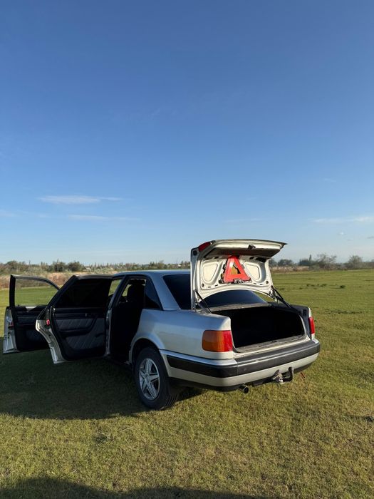 В продаже Ауди 100 ц4 2.3