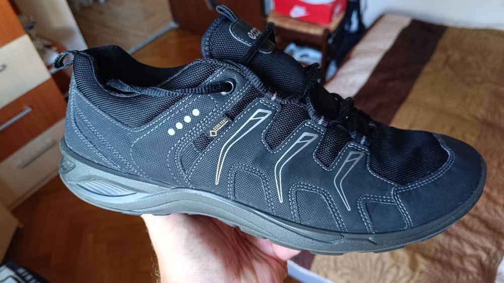 Ecco goretex 45 preț 180 ron