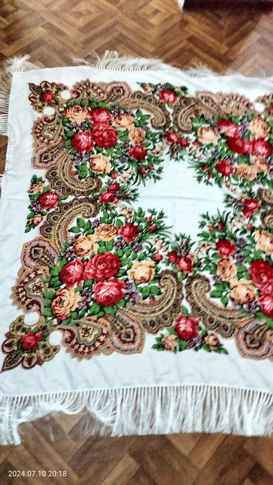 Продам женский платок