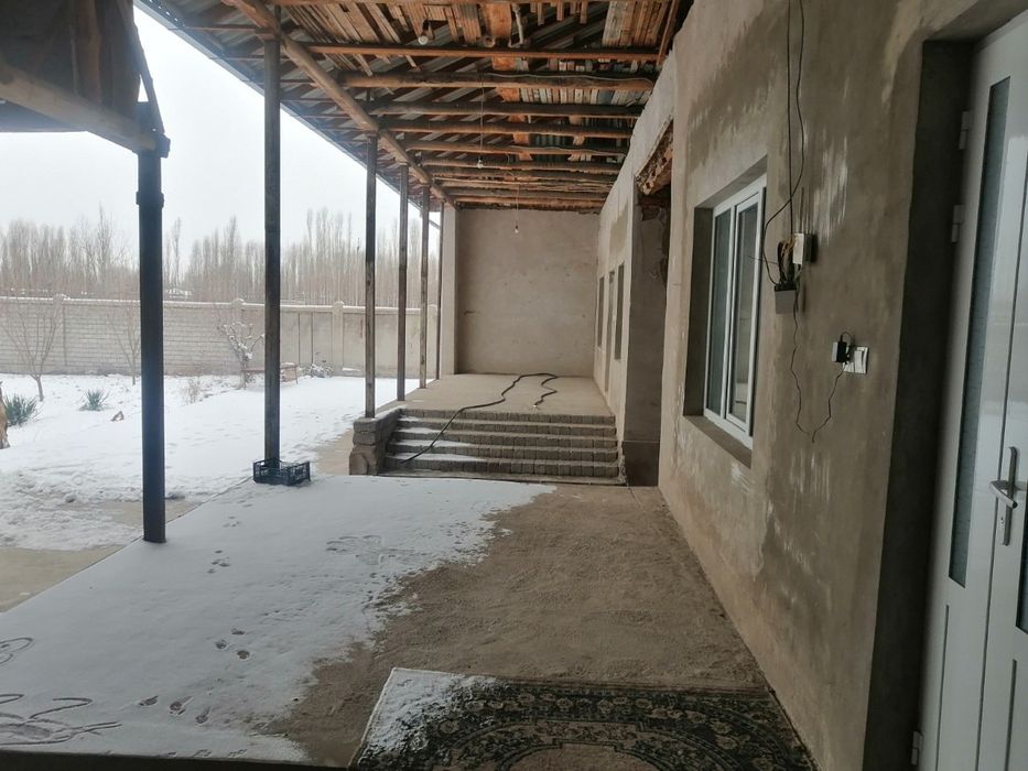 Uy sotiladi yashashga tayyor xolatda