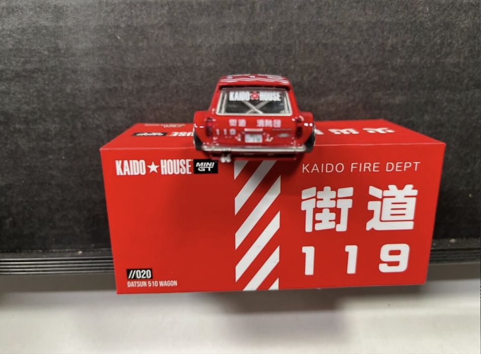 1/64 mini gt datsun 510 wagoon fire dept