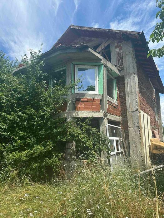 къща с дворно място гр. Божурище