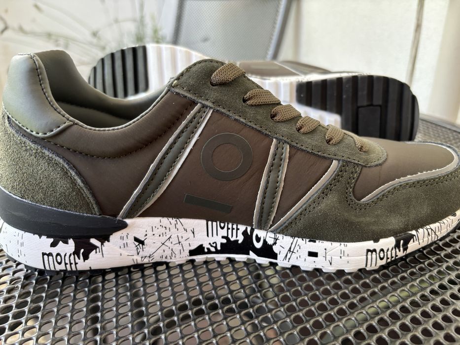 Vand adidasi noi din piele