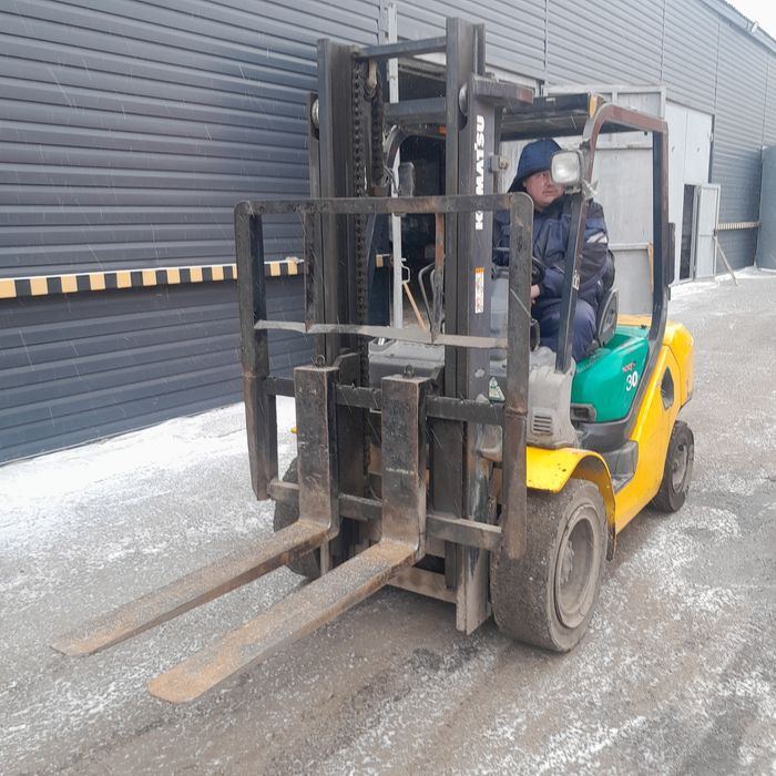 Продаю вилочный погрузчик Komatsu