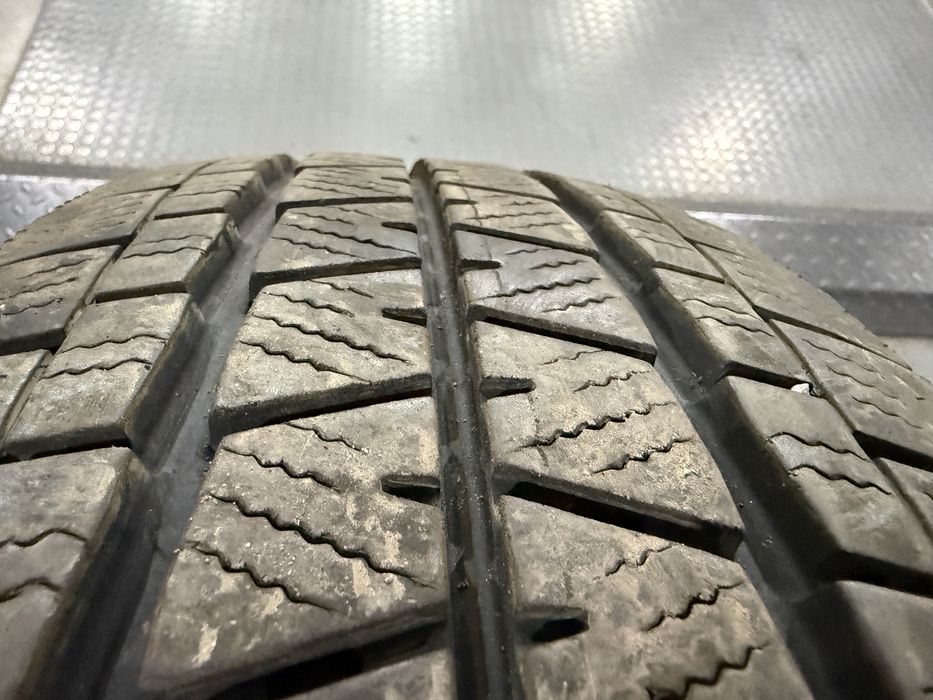 4бр. Товарни Зимни Гуми 215/75R/16C -FALKEN- DOT:2318- 7.4мм+6.3мм