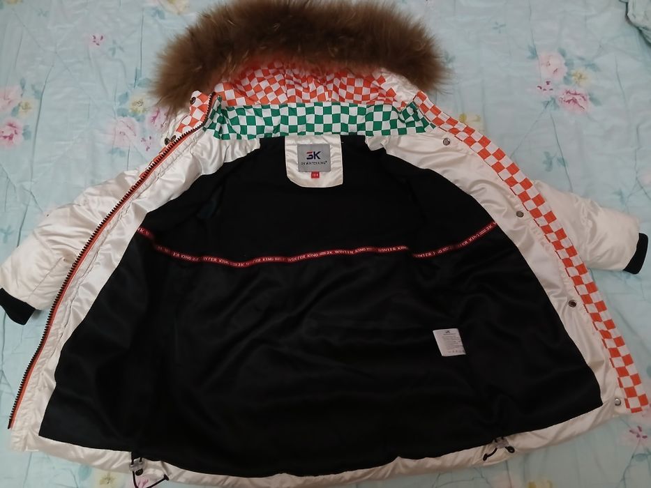 Продам пуховик на девочку