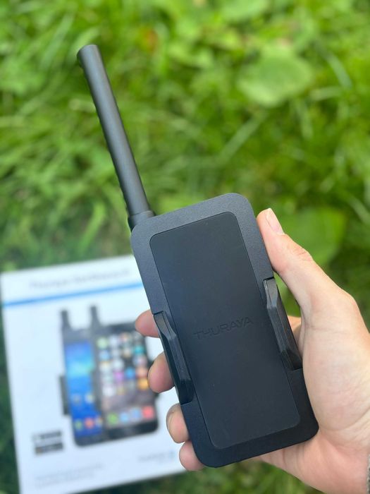 спутниковый адаптер Thuraya SatSleeve+