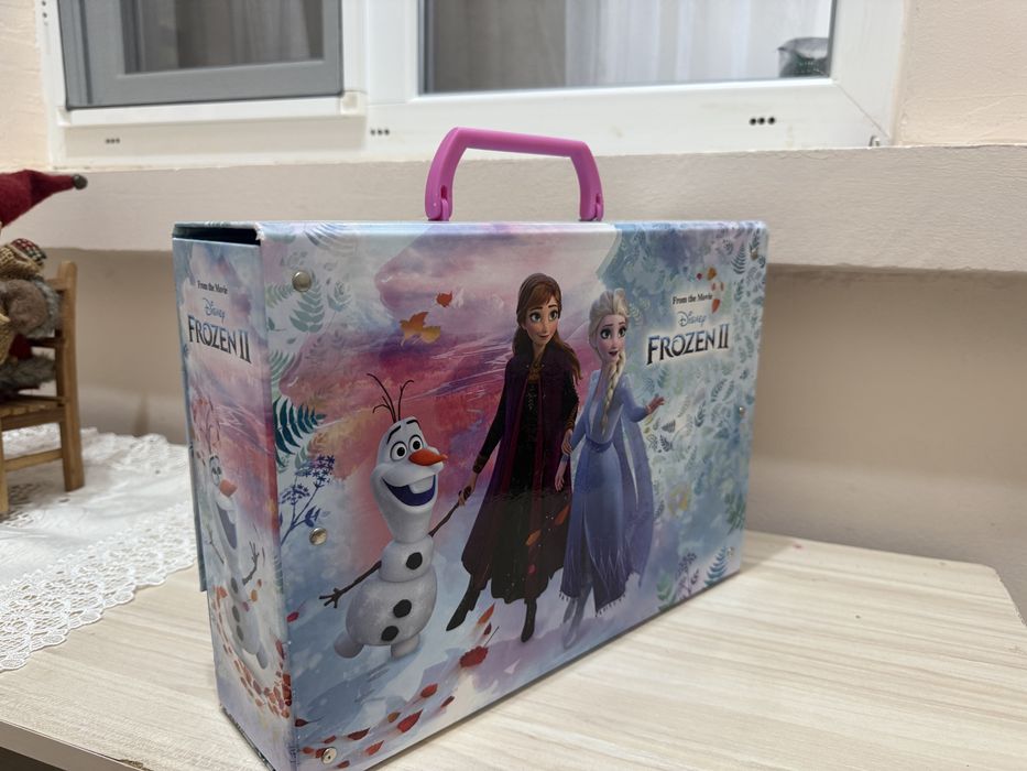 Детски куфар / кутия за играчки „Замръзналото кралство“ (Frozen)