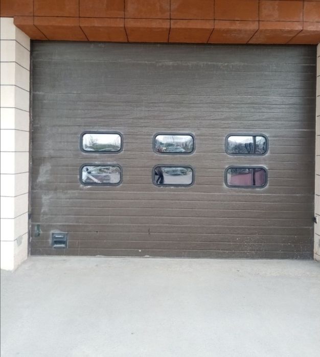 Ворота секционные, ролставни