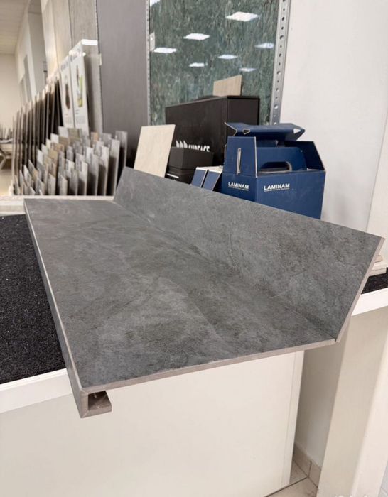 Execut scări din gresie porțelanată  tăiere la 45° – 100 lei / treaptă