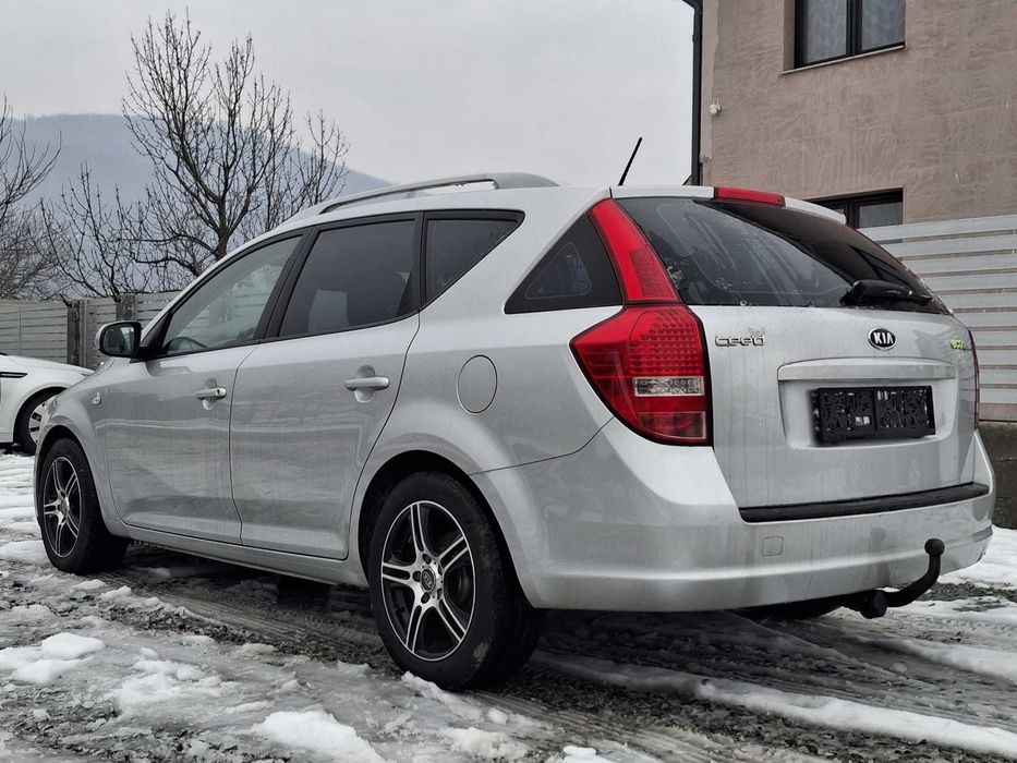 KIA Ceed - 1.6 CRDi - Climatronic / Pilot / Comenzi