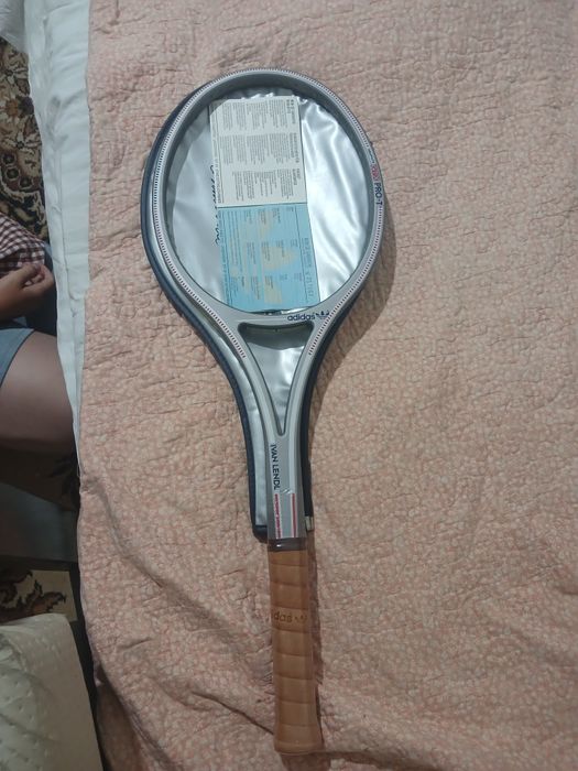 Ракетка новая  , фирма Adidas оригинал