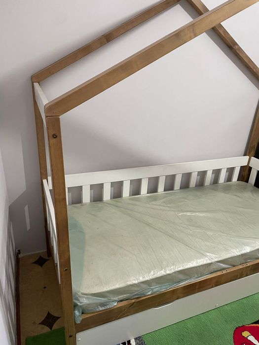 Продам кровать подростковую.