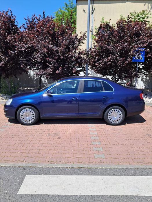 Volkswagen Jetta 1.6 Benzină 2008 • 200.000 km • Fiabilă și întreținută