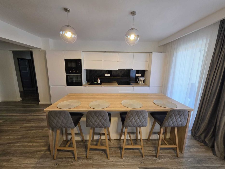 PF dau in chirie apartament 2 camere + living generos Ultra Central Zalau - loc parcare subteran + lift, suprafata utila 110mp