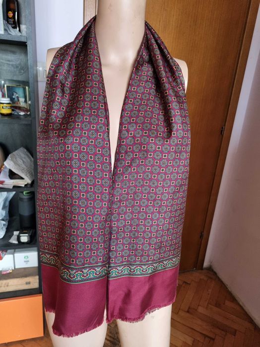 Елегантен шал коприна и вълна