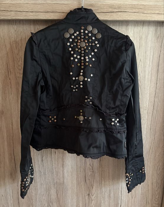 Падарявам дамско сако на марката WATCHER размер XS