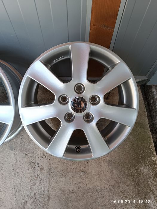 15/5/112-ШКОДА ОКТАВИЯ,ЙЕТИ,ФОЛКСВАГЕН Голф 5,6,7-нов внос-перфектни