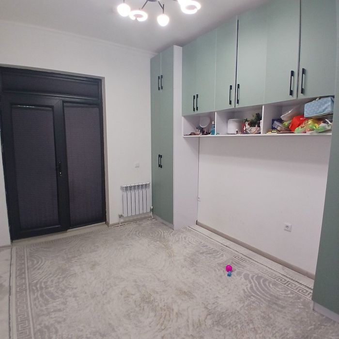 Yangi hayot yangi darxonda Uy sotiladi  Uy uzimizniki bezmakler.