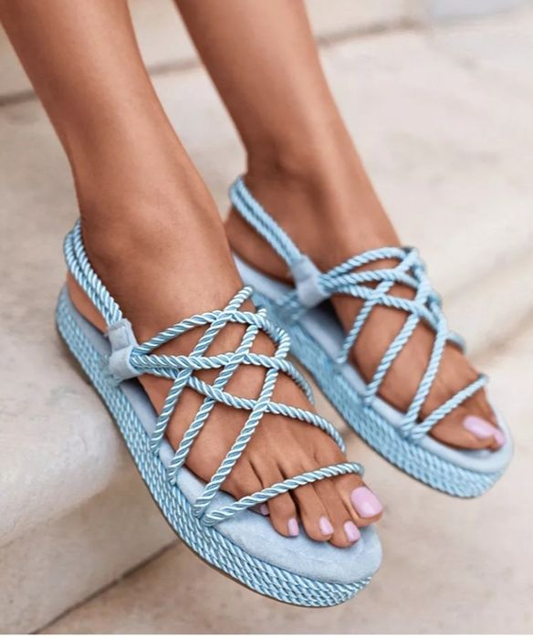 Sandale cu platforma