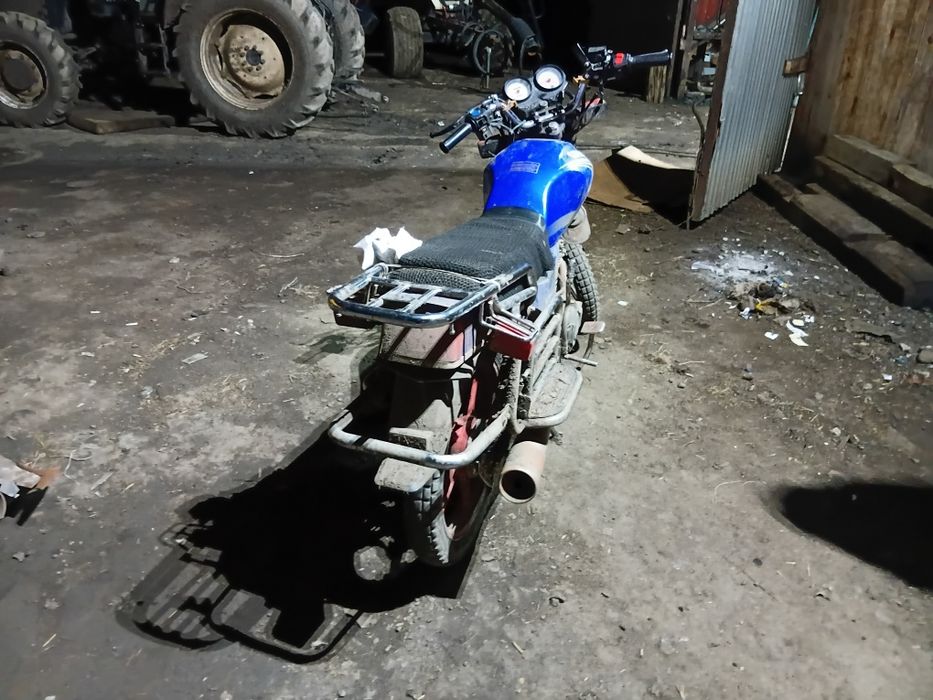 Продам мотоцикл 200куб