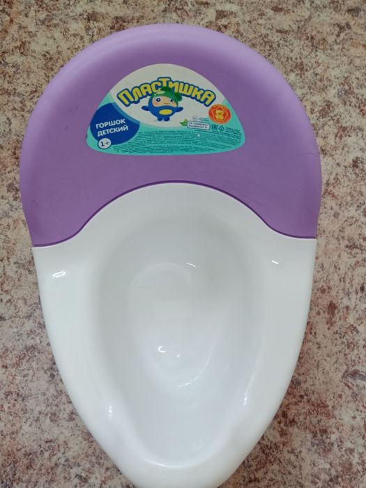 Продам горшок детский